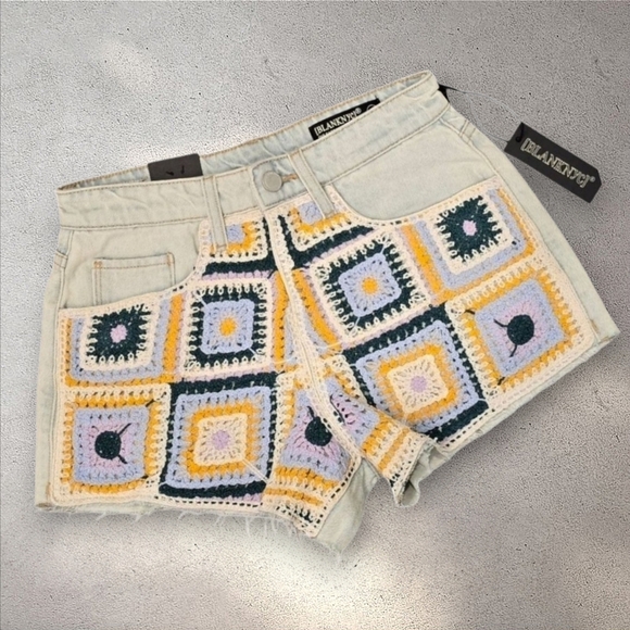 Blank NYC Pants - Blank NYC The Barrow Vintage High Rise Crochet‎ Shorts Size 24